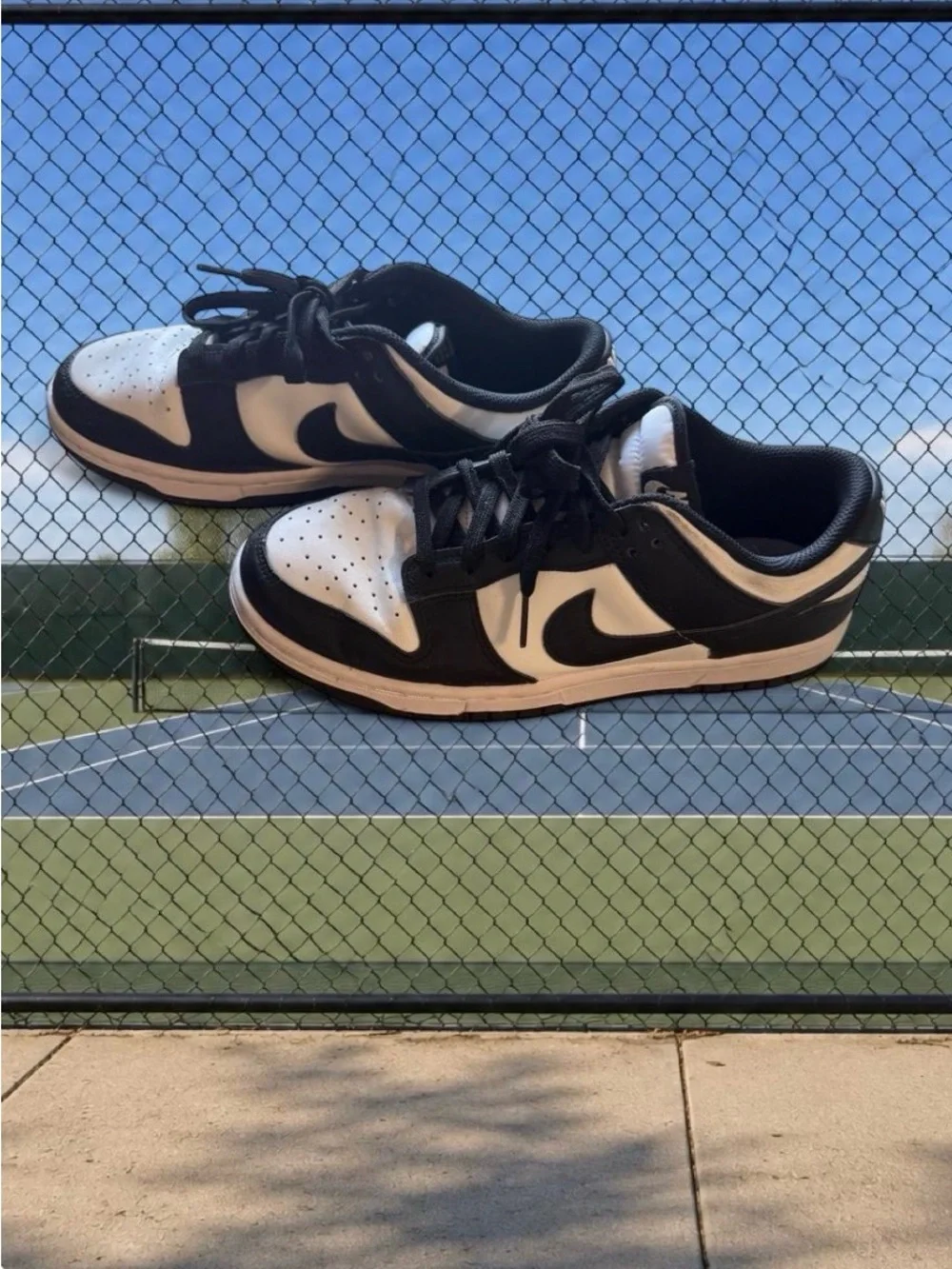 Nike Men’s Black and White Low-Top Sneakers